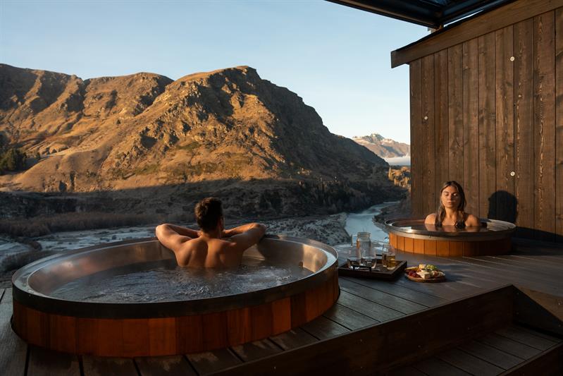 Tri-Bathe + Treatment; 2 adults - 45min soak + 90-minute Aotearoa Oasis treatment